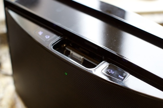 Illustration for article titled Cignias NAO Symphony Review: A Wireless iPod Dock for Blackberrys
